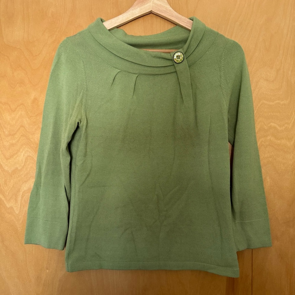 ANTHRO sweater 💚